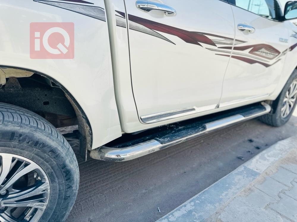 تويوتا هايلوكس